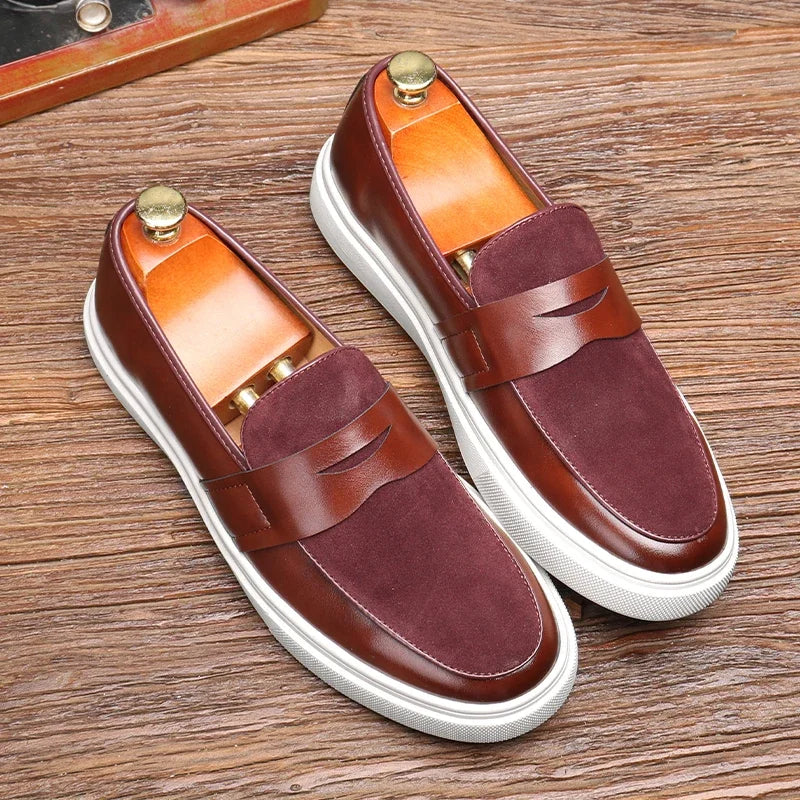 SCARPE DA GINNASTICA CON DESIGN A MOCASSINO