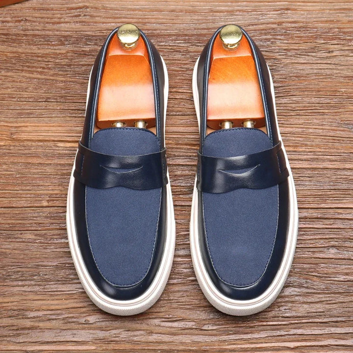 SCARPE DA GINNASTICA CON DESIGN A MOCASSINO