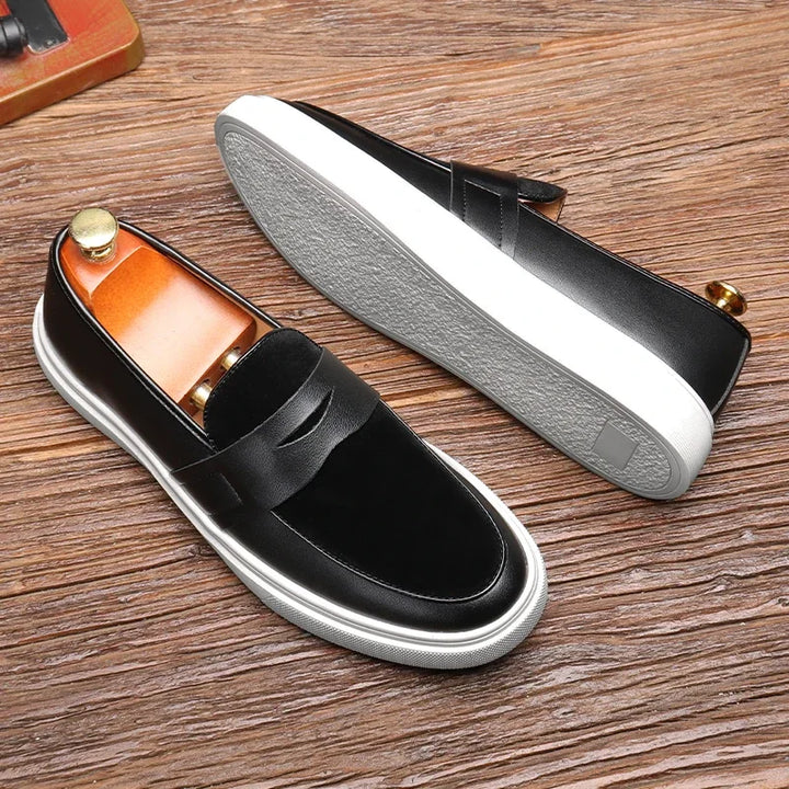 SCARPE DA GINNASTICA CON DESIGN A MOCASSINO